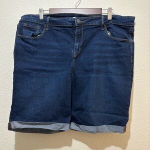 Old navy Bermuda shorts size 18